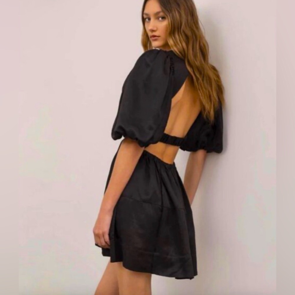 Moon River Open Back Puff Sleeve Mini Dress